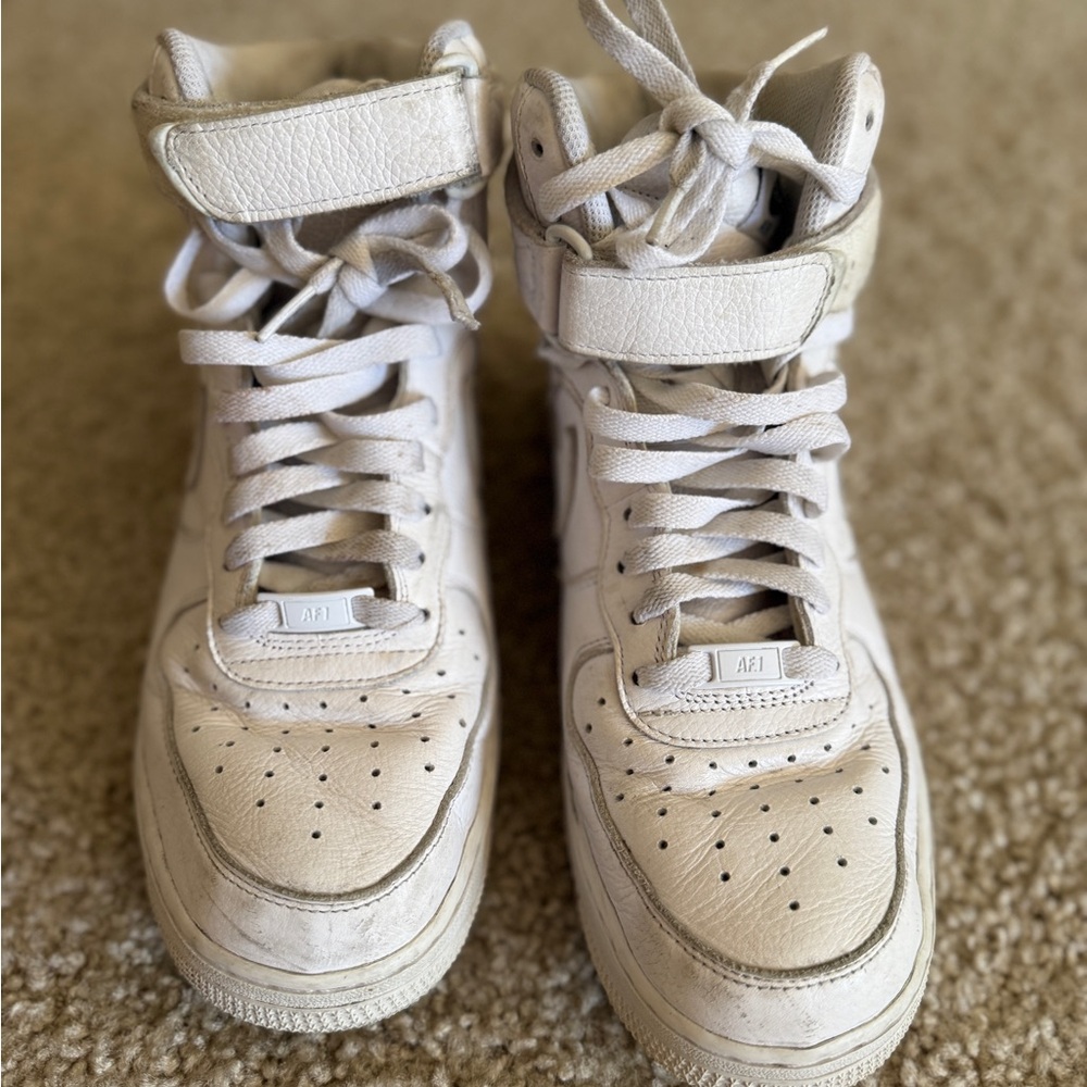 NIke high top sneakers